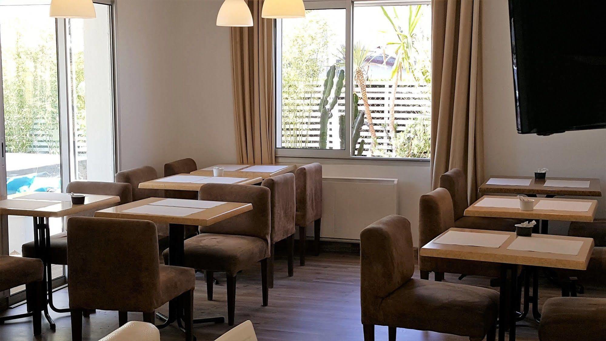 海滨港口塞布尔索莱酒店 Fréjus 外观 照片